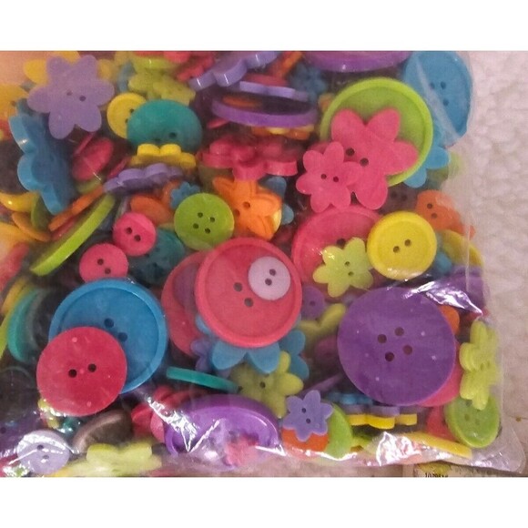 Bulk lot of Craft and/or Jewelry Making Beads  & Buttons Multi-Color - Picture 9 of 10